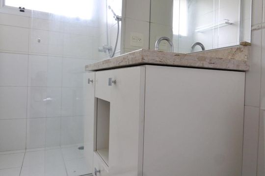 Banheiro suíte 1 de apartamento à venda com 3 quartos, 138m² em Vila Andrade, São Paulo