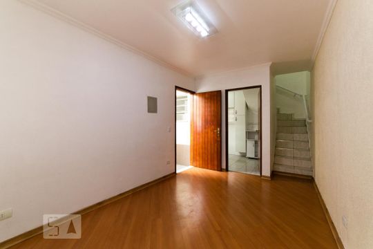 Sala de casa de condomínio à venda com 2 quartos, 55m² em Vila Inglesa, São Paulo