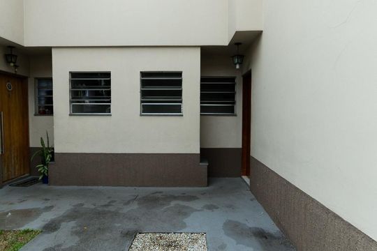 Fachada de casa de condomínio à venda com 2 quartos, 55m² em Vila Inglesa, São Paulo