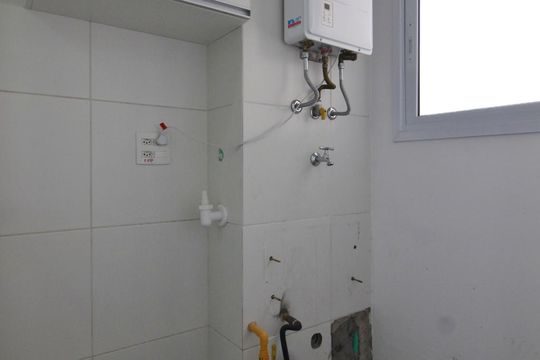 Área de serviço de apartamento para alugar com 2 quartos, 68m² em Parque Reboucas, São Paulo
