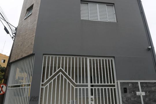 Fachada de apartamento para alugar com 1 quarto, 40m² em Vila Osasco, Osasco