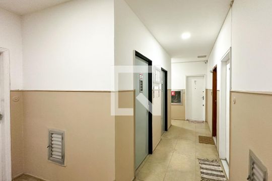Hall de entrada de kitnet/studio à venda com 1 quarto, 31m² em Copacabana, Rio de Janeiro