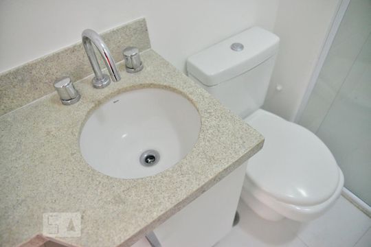 Detalhe Banheiro 1  de apartamento à venda com 2 quartos, 69m² em Empresarial 18 do Forte, Barueri