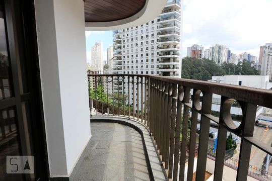 Varanda de apartamento à venda com 4 quartos, 180m² em Vila Andrade, São Paulo