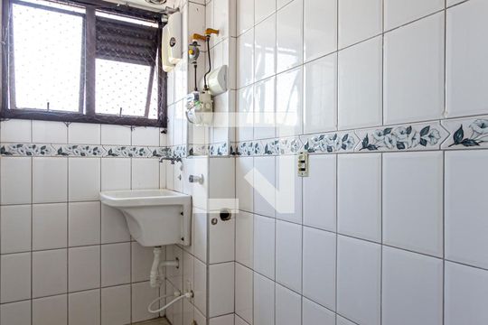 Área de Serviço de apartamento para alugar com 3 quartos, 86m² em Vila Eldízia, Santo André