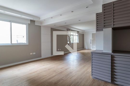 Apartamento para alugar com 2 quartos, 120m² em Vila Uberabinha, São Paulo