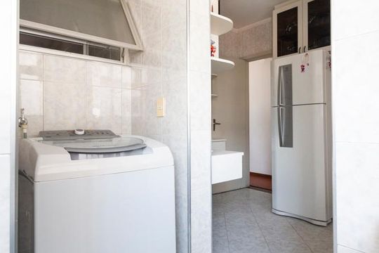 Área de serviço de apartamento para alugar com 2 quartos, 75m² em Saúde, São Paulo