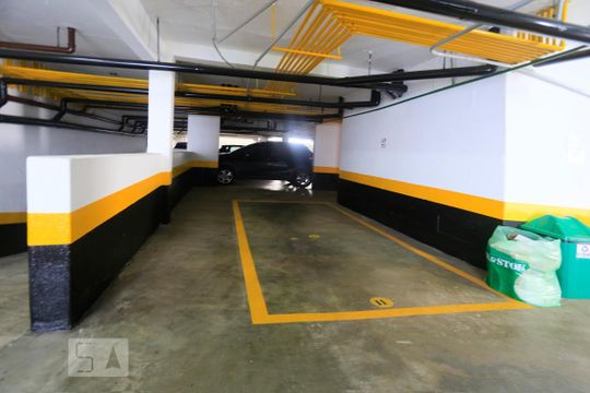 Garagem 1 de apartamento para alugar com 2 quartos, 67m² em Pinheiros, São Paulo