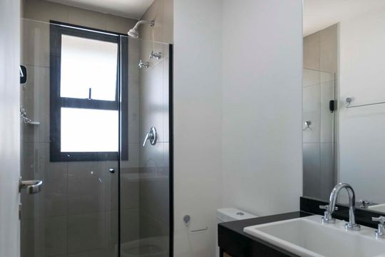 Banheiro de kitnet/studio para alugar com 1 quarto, 35m² em Vila Mariana, São Paulo