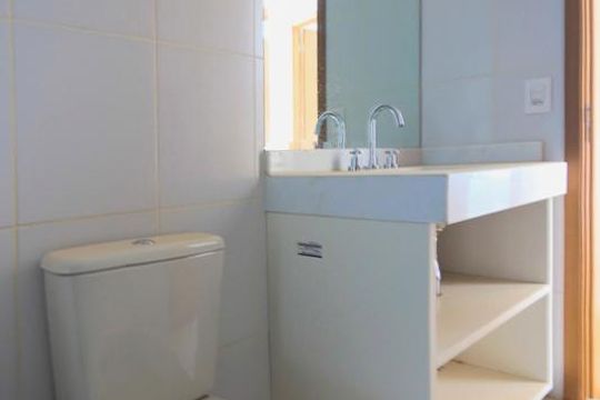 Banheiro  de apartamento à venda com 2 quartos, 60m² em Sumaré, São Paulo