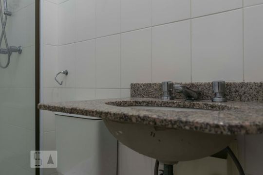 Banheiro social (Torneira) de apartamento à venda com 2 quartos, 78m² em Vila Dom Pedro I, São Paulo