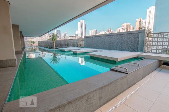 Piscina de kitnet/studio para alugar com 1 quarto, 25m² em Perdizes, São Paulo