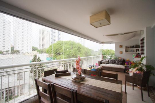 Varanda de apartamento à venda com 4 quartos, 134m² em Santo Amaro, São Paulo