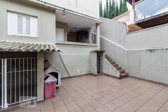 Quintal de casa à venda com 4 quartos, 375m² em Bela Aliança, São Paulo