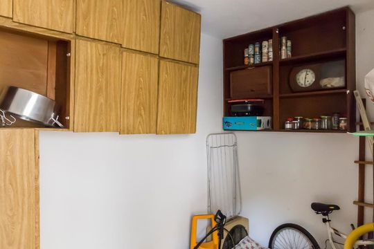 Quarto de serviço de casa à venda com 4 quartos, 375m² em Bela Aliança, São Paulo
