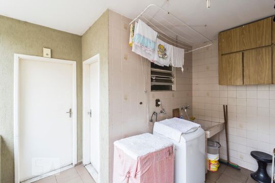 Área de serviço de casa à venda com 4 quartos, 375m² em Bela Aliança, São Paulo