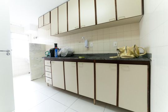 Cozinha de apartamento para alugar com 3 quartos, 80m² em Jardim Taquaral, São Paulo