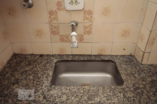 Cozinha de apartamento para alugar com 1 quarto, 45m² em Santa Efigênia, São Paulo