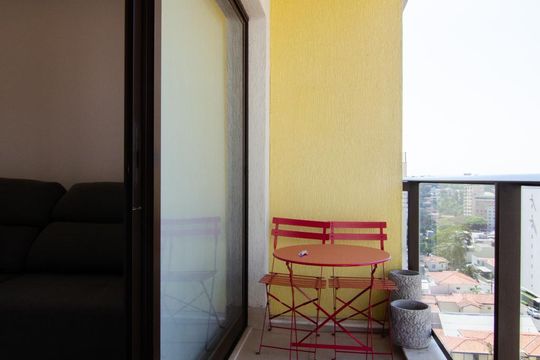 Sacada de apartamento à venda com 1 quarto, 57m² em Cambuí, Campinas