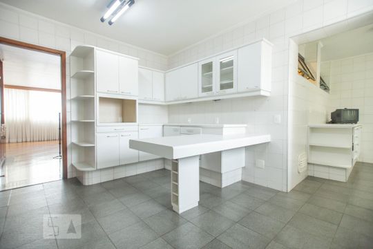 Cozinha de apartamento à venda com 3 quartos, 172m² em Centro, Jundiaí