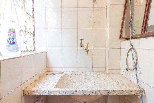 Área de serviço de apartamento para alugar com 2 quartos, 65m² em Setor Leste Universitário, Goiânia