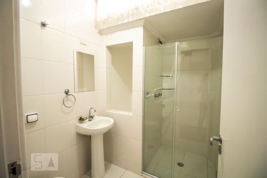 Banheiro Suíte 1 de casa de condomínio para alugar com 3 quartos, 140m² em Vila Mascote, São Paulo