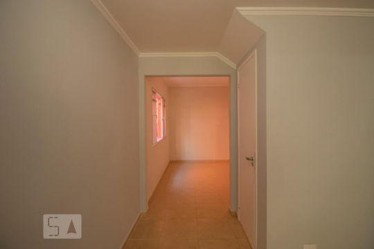 Corredor de casa de condomínio para alugar com 3 quartos, 140m² em Vila Mascote, São Paulo