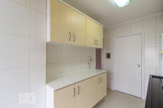 Cozinha de apartamento à venda com 2 quartos, 80m² em Vila Uberabinha, São Paulo