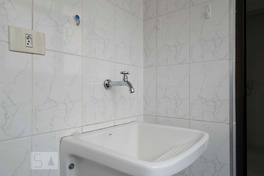 Área de serviço (Torneira) de apartamento para alugar com 2 quartos, 62m² em Aclimação, São Paulo