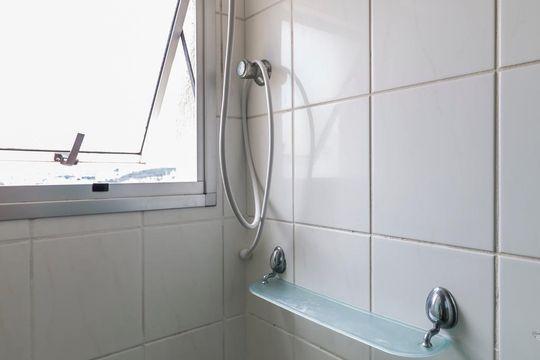 Banheiro de apartamento à venda com 2 quartos, 48m² em Vila Leopoldina, São Paulo