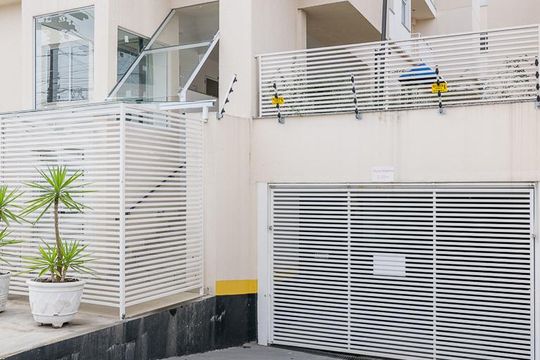 Fachada de apartamento para alugar com 2 quartos, 55m² em Jardim Cristiane, Santo André