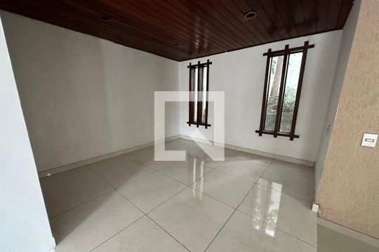 Sala de casa à venda com 5 quartos, 450m² em Freguesia (jacarepaguá), Rio de Janeiro