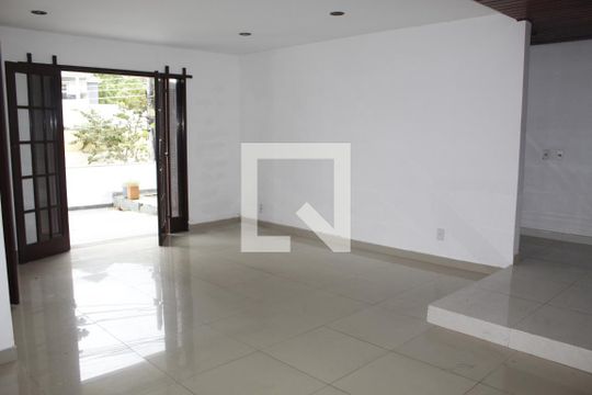Sala de casa à venda com 5 quartos, 450m² em Freguesia (jacarepaguá), Rio de Janeiro