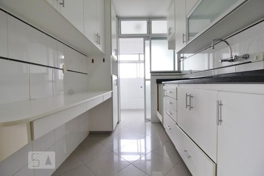 Cozinha de apartamento à venda com 2 quartos, 84m² em Butantã, São Paulo