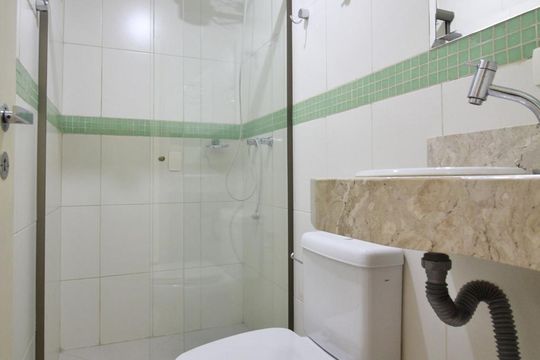 Banheiro de apartamento à venda com 2 quartos, 84m² em Butantã, São Paulo