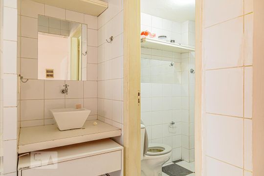 Banheiro de kitnet/studio à venda com 1 quarto, 42m² em Vila Buarque, São Paulo