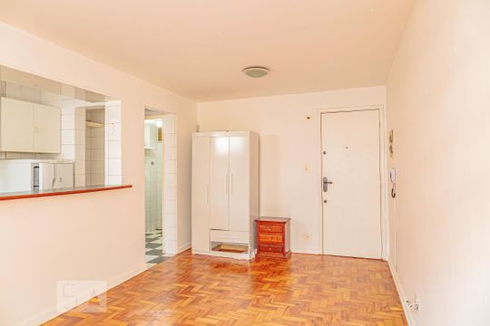 Sala/Quarto de kitnet/studio à venda com 1 quarto, 42m² em Vila Buarque, São Paulo