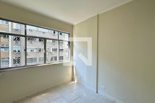 Suíte de apartamento para alugar com 2 quartos, 80m² em Copacabana, Rio de Janeiro