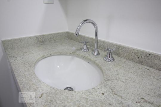 Pia de kitnet/studio para alugar com 1 quarto, 36m² em Real Parque, São Paulo