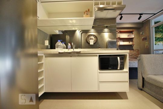 Cozinha de kitnet/studio para alugar com 1 quarto, 36m² em Real Parque, São Paulo