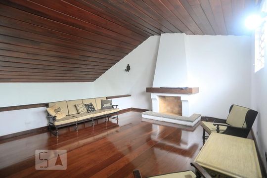 Sala de TV de casa à venda com 5 quartos, 350m² em Alto de Pinheiros, São Paulo