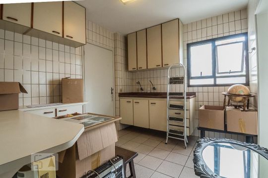 Cozinha de apartamento à venda com 3 quartos, 100m² em Jardim das Acácias, São Paulo