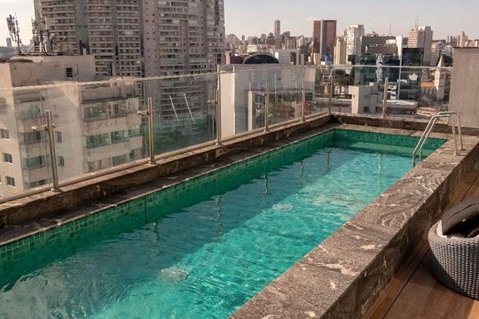 Área comum - Piscina Superior de kitnet/studio para alugar com 1 quarto, 45m² em Pinheiros, São Paulo