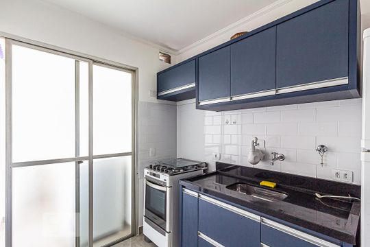 Cozinha de apartamento para alugar com 2 quartos, 62m² em Vila Olímpia, São Paulo