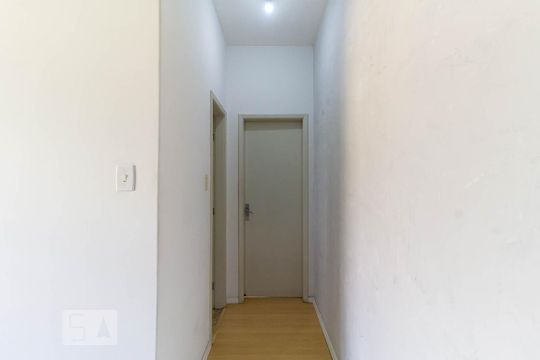 Corredor de apartamento para alugar com 1 quarto, 50m² em Engenho de Dentro, Rio de Janeiro