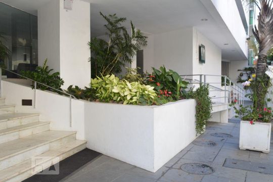 Entrada de apartamento à venda com 3 quartos, 110m² em Ingá, Niterói