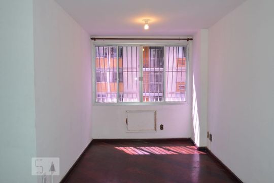Sala de apartamento à venda com 3 quartos, 110m² em Ingá, Niterói