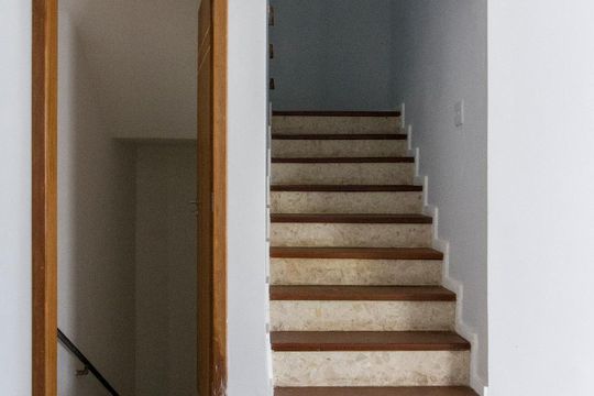 Escadas de Acesso aos Quartos e ao Salão do Piso Inferior  de casa à venda com 5 quartos, 500m² em Parque da Mooca, São Paulo