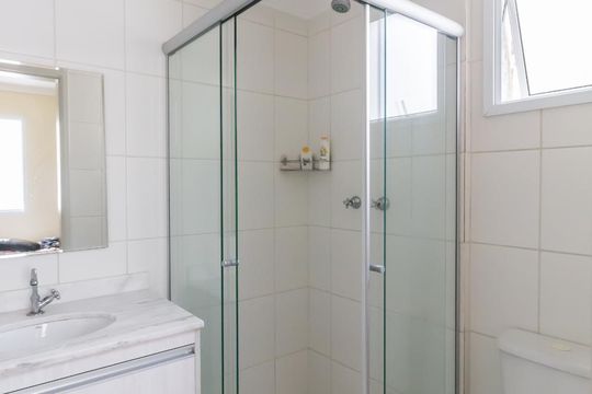 Banheiro da suíte de apartamento para alugar com 3 quartos, 71m² em Macedo, Guarulhos