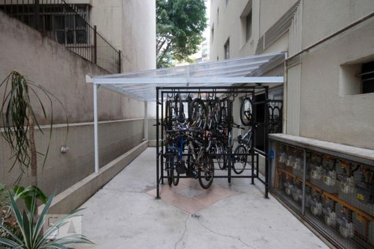 Bicicletário de apartamento para alugar com 2 quartos, 36m² em Bela Vista, São Paulo